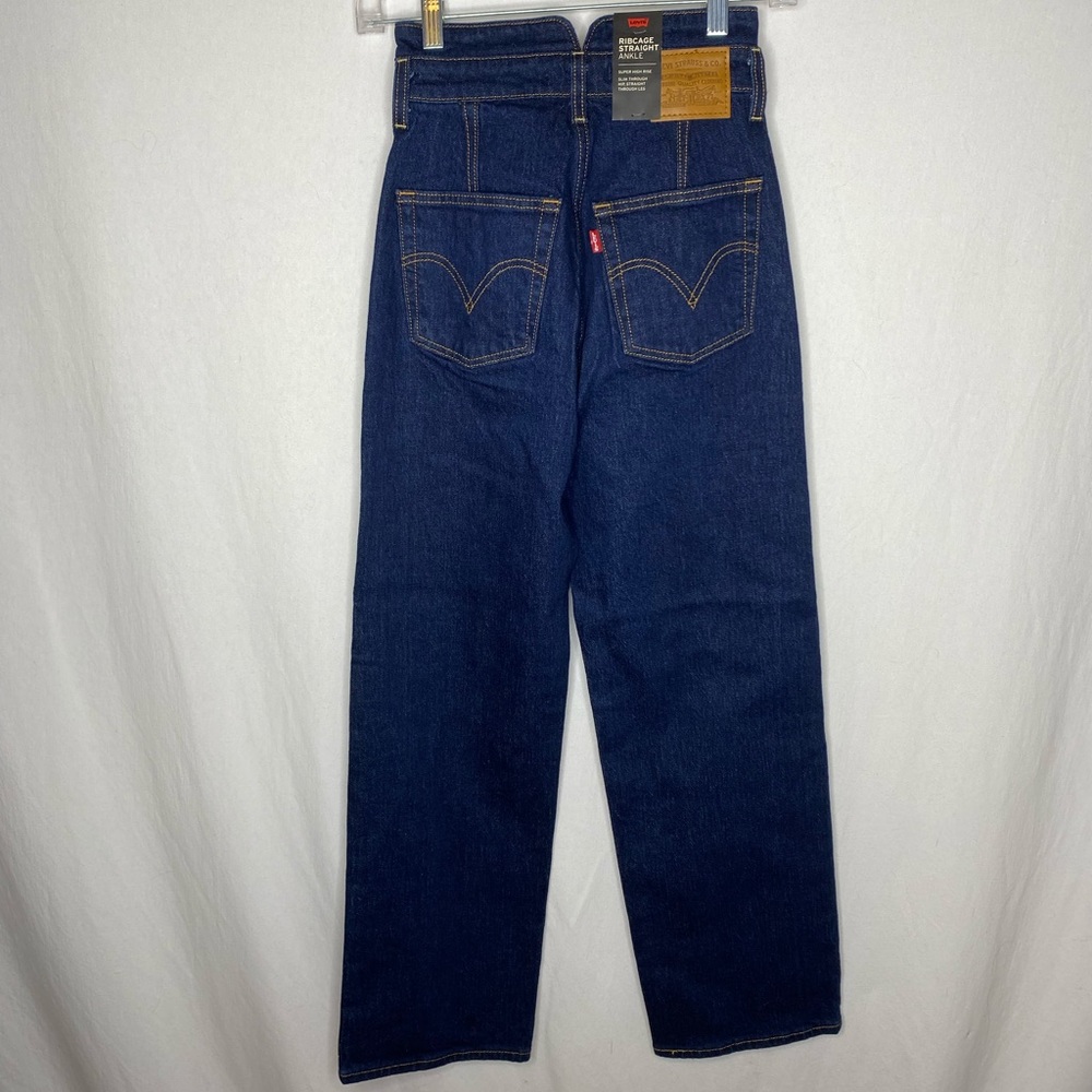Levi’s Premium Ribcage Ankle Straight - Picture 2 of 9
